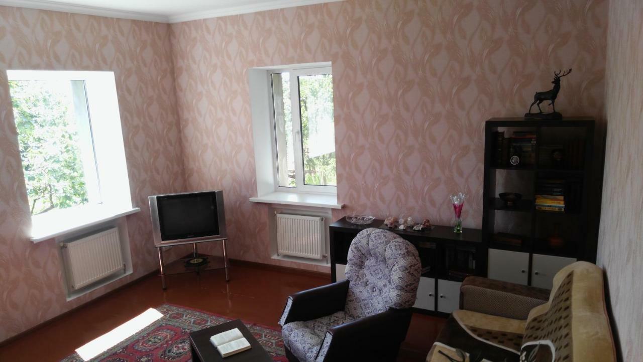 Separate Room Homestay In A Private House, Facilities Shared With Owner Berdychiv Екстериор снимка